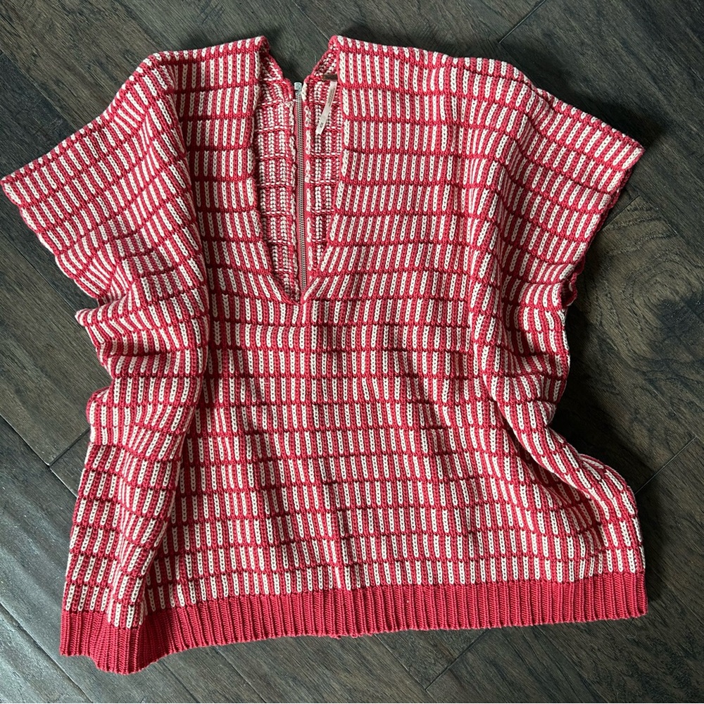 Free People Red Ivory Knit Sweater Poncho Short Sleeve Size M - Picture 5 of 6